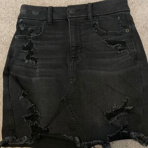 American Eagle Women’s Distressed Denim Skirt size 0